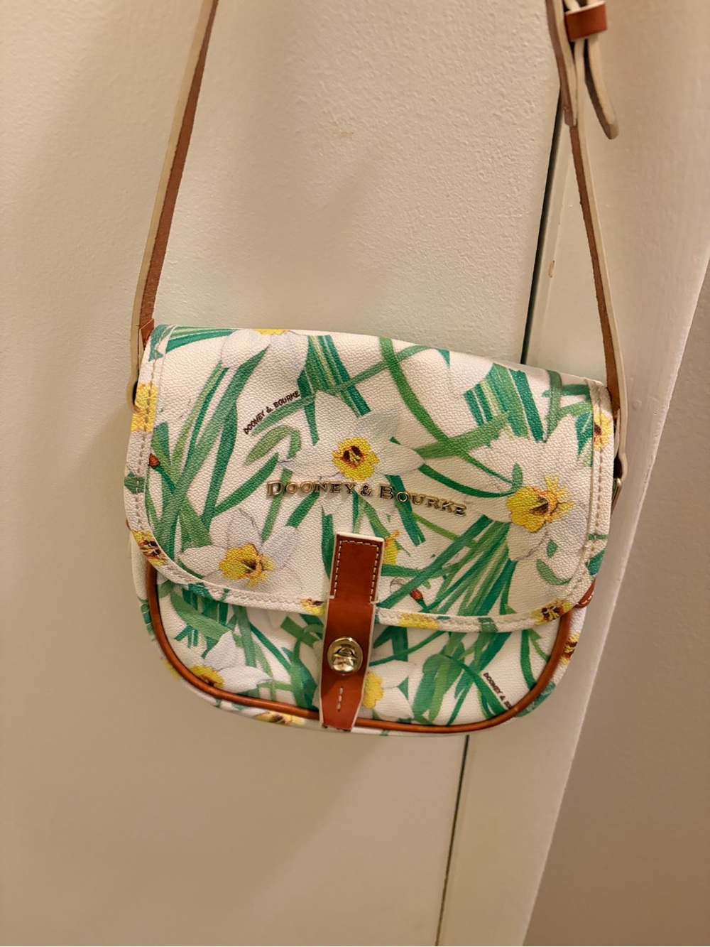 Dooney & Bourke Daffodil Crossbody Saddle Bag White Floral Spring Purse Retired